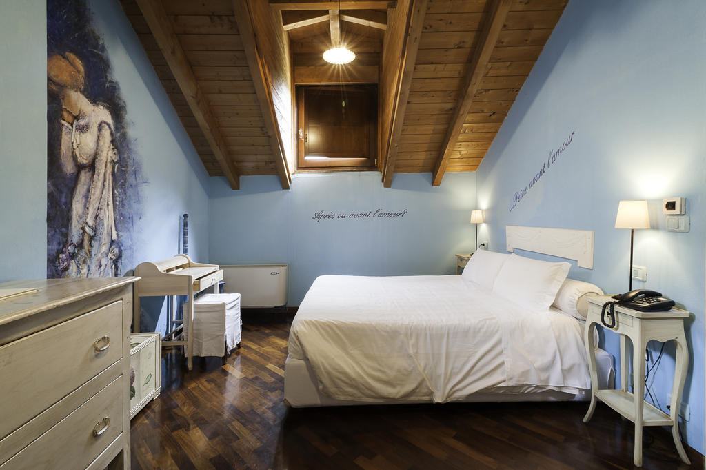 Borgo Casale Guest House Albareto  Phòng bức ảnh